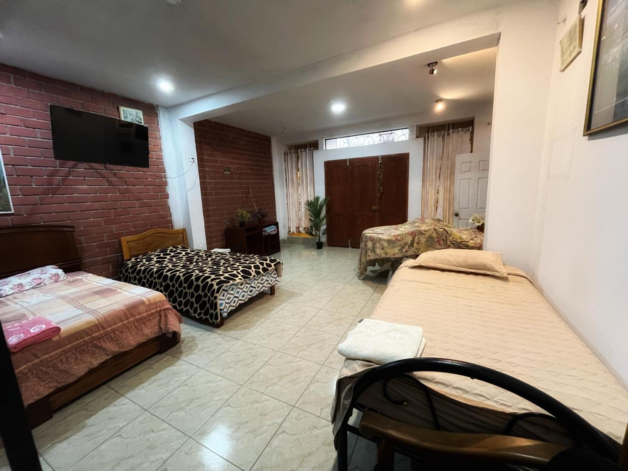 Bed and Breakfast Ugarte Street Трухільйо Екстер'єр фото